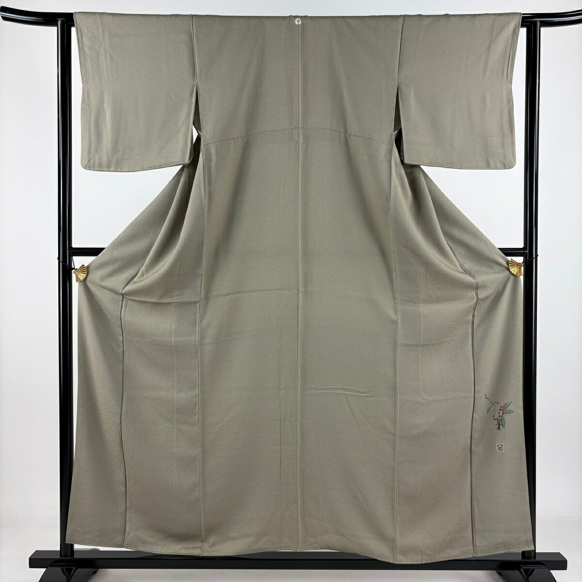 【美品】 色無地 身丈158.5cm 裄丈61cm S 袷 百貫 落款あり 地紋 灰緑 正絹 秀品 一つ紋 【中古】