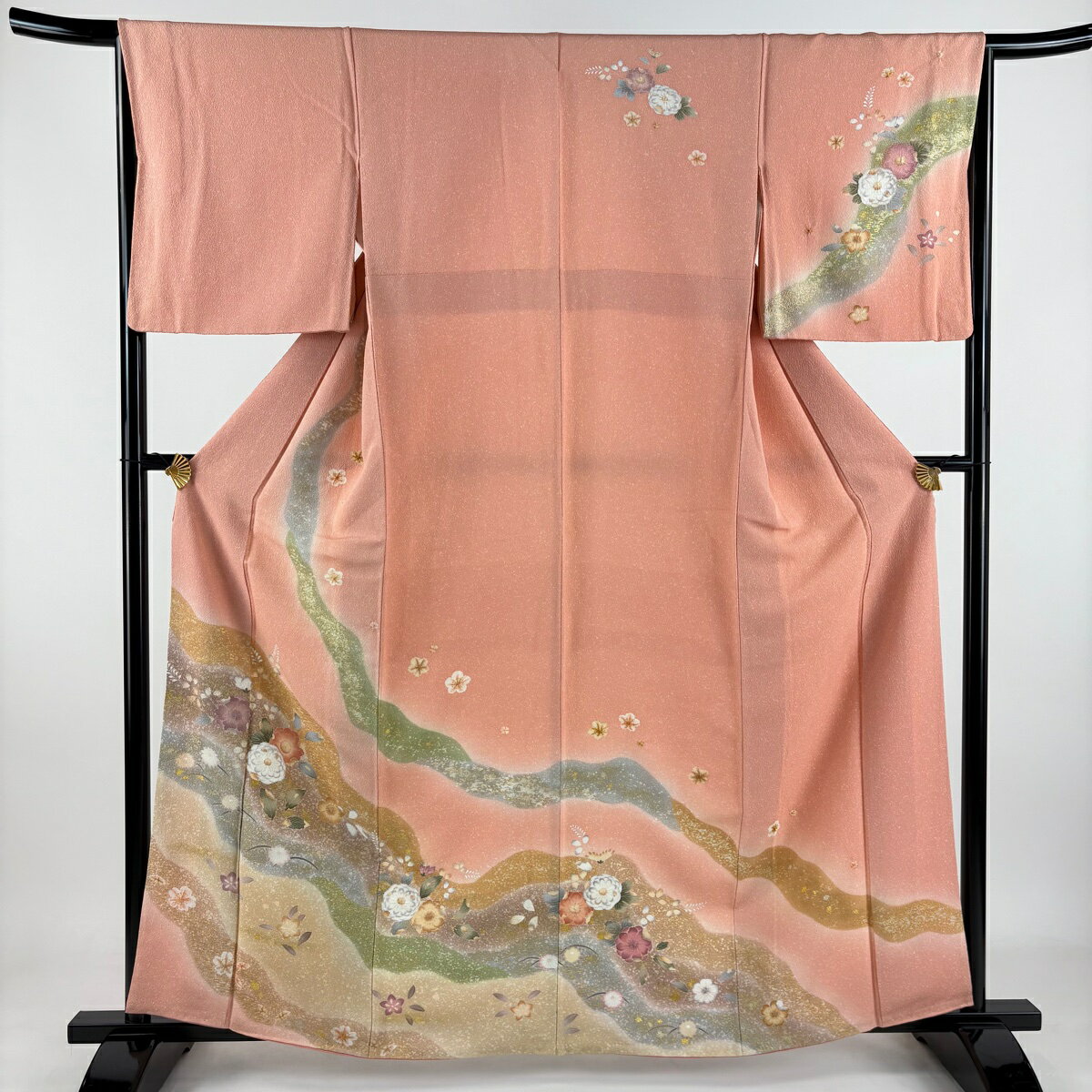 【美品】 訪問着 身丈160.5cm 裄丈65cm M 袷 草花 道長取り 金彩 絞り サーモンピンク 正絹 秀品 【中古】