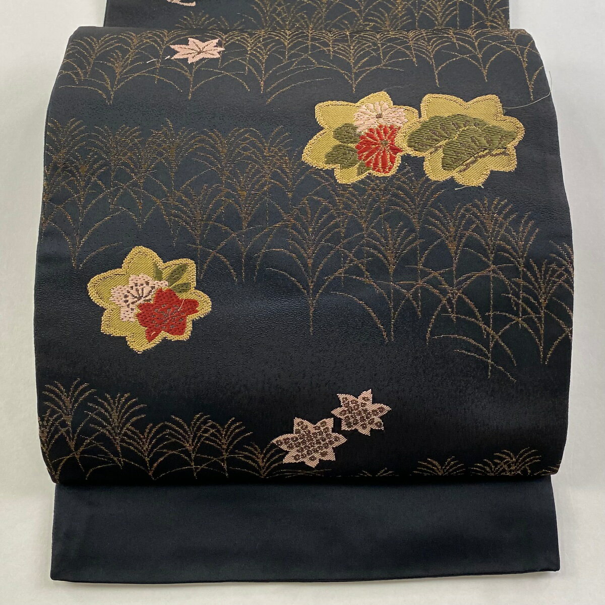 袋名古屋帯 優品 関西仕立て 楓 松 金糸 刺繍 黒 化繊 【中古】