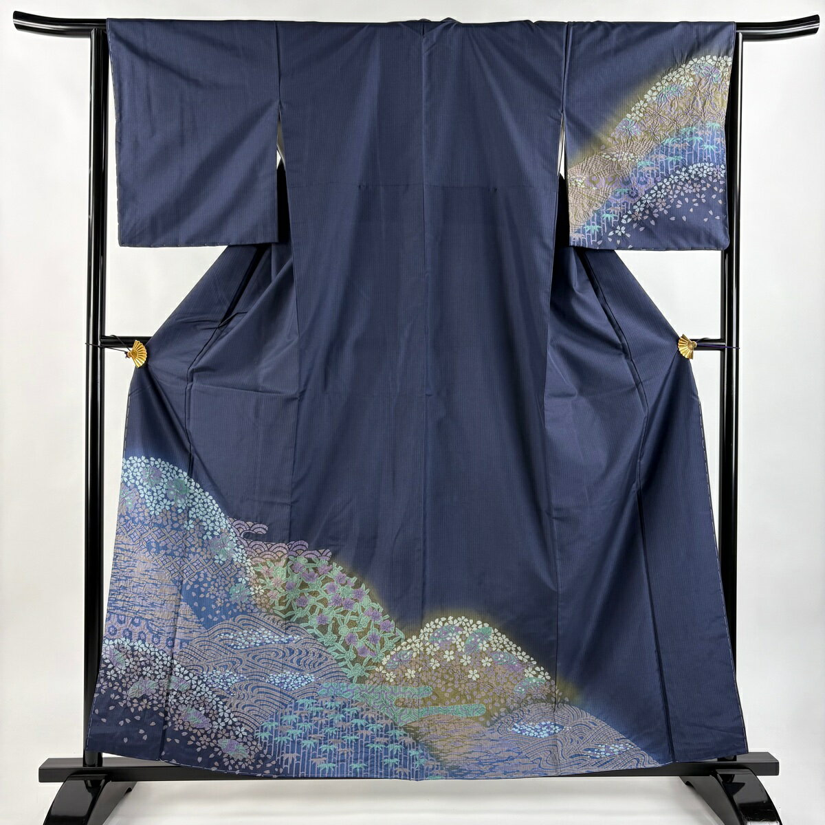 付下げ 身丈160.5cm 裄丈65cm M 袷 紬地 桜 波 ぼかし 紺色 正絹 名品 【中古】 msp30