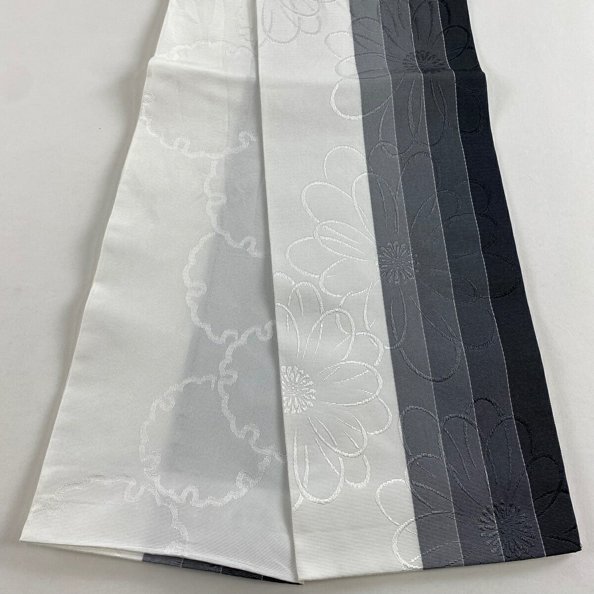 【美品】半幅帯 優品 花 縞 黒灰 化繊 【中古】