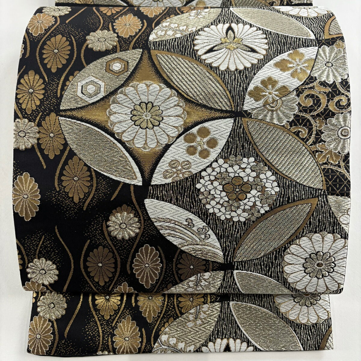 【美品】 袋名古屋帯 秀品 七宝 菊 銀糸 箔 黒 正絹 【中古】