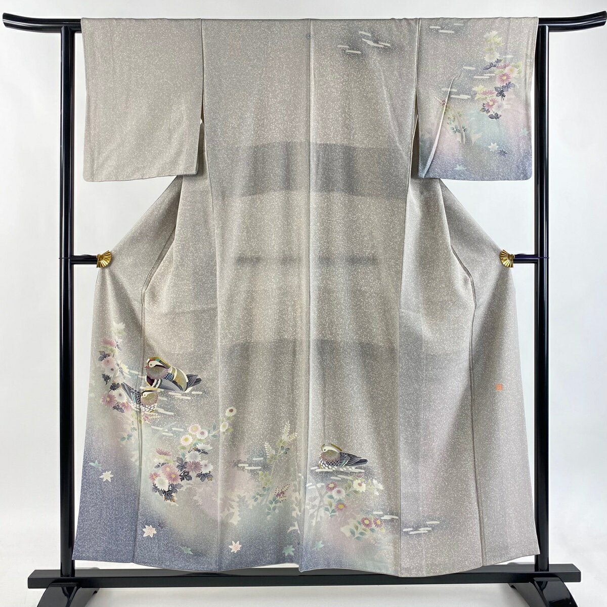 訪問着 身丈155.5cm 裄丈62cm S 袷 人間国宝 羽田登喜男 落款あり 鴛鴦 草花 金銀彩 ぼかし 灰色 正絹 逸品 一つ紋 【中古】