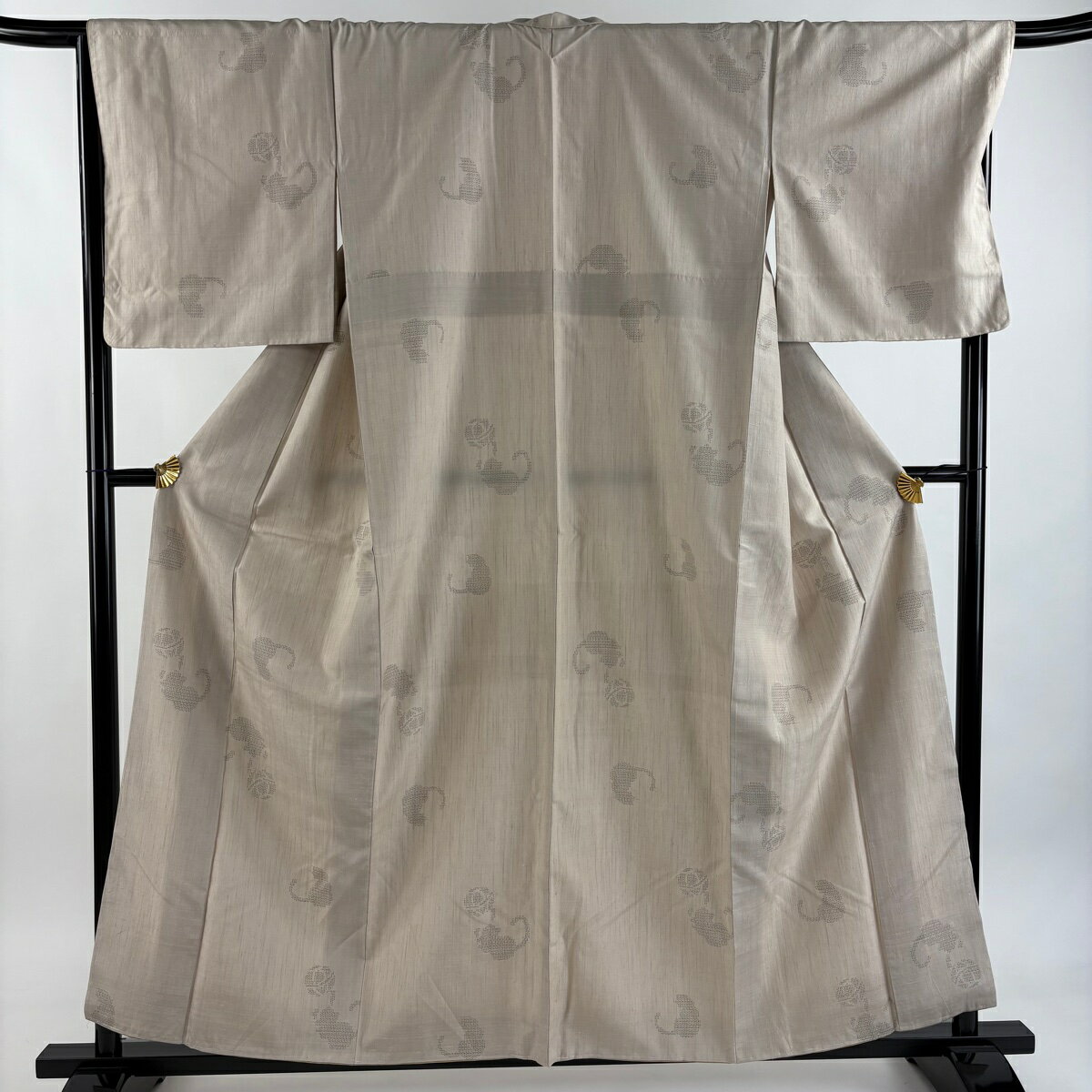 紬 身丈159cm 裄丈68cm L 袷 猫 毛糸 薄茶色 正絹 名品 【中古】