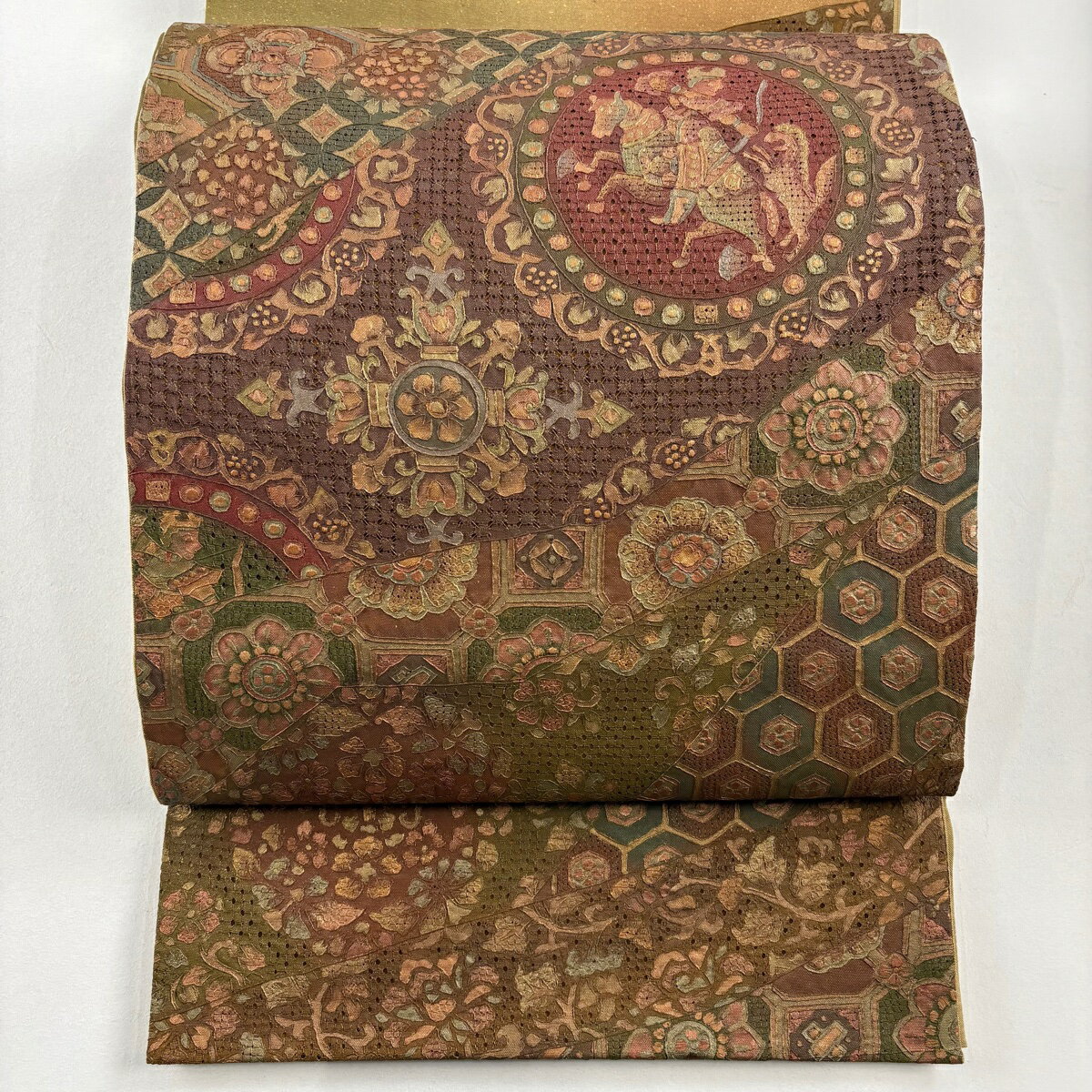 【美品】 袋帯 秀品 紬地 連珠狩猟文 華文 刺繍 金彩 茶色 お太鼓柄 正絹 【中古】