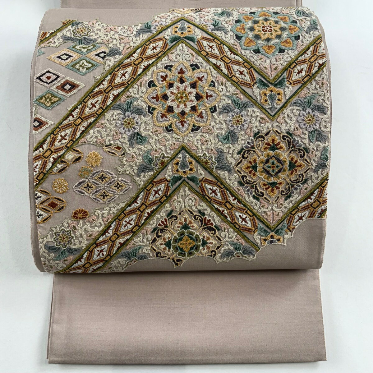 袋帯 秀品 華文 有職文様 相良刺繍 薄小豆 お太鼓柄 正絹 【中古】