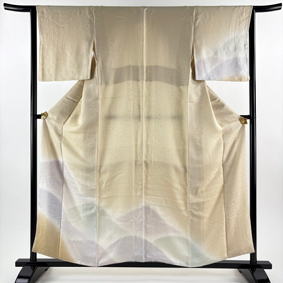 付下げ 身丈156.5cm 裄丈65cm M 袷 山並み 箔散らし 銀彩 ぼかし ベージュ 正絹 秀品 【中古】
