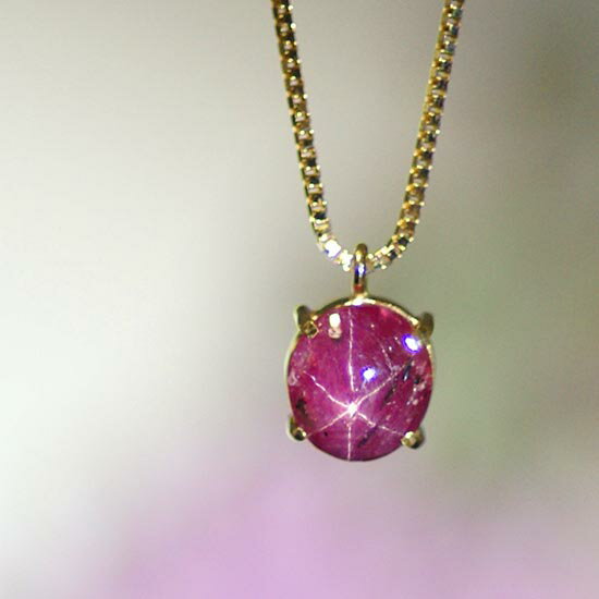 【楽天スーパーセール】ポイント20倍 K18 3.5グラム 3.165カラット スタールビー ペンダント Star Ruby pendant スタールビー K18 18金 ベネチアン 天然石 インド産 1点物 先着1名