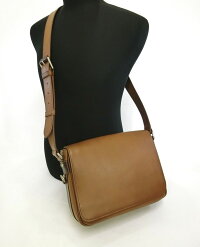 Somes Saddle ソメスサドル オイルレザー ショルダーバッグ 斜めがけ Breton ブルトン オンライン ショルダー S Br 24 ダークブラウン メンズ ブランド 美品 19 1098 ブランドショップ Ber 店 オイルを含んだ美しい艶感を感じて頂ける上質レザー仕様 シックな雰囲気が Somes Saddle ソメスサドル オイルレザー ショルダーバッグ 斜めがけ Breton ブルトン オンライン ショルダー S Br 24 ダークブラウン メンズ ブランド 美品 19 1098 ブランドショップ Ber 店 オイルを含んだ美しい艶感を感じて頂ける上質レザー仕様 シックな雰囲気が