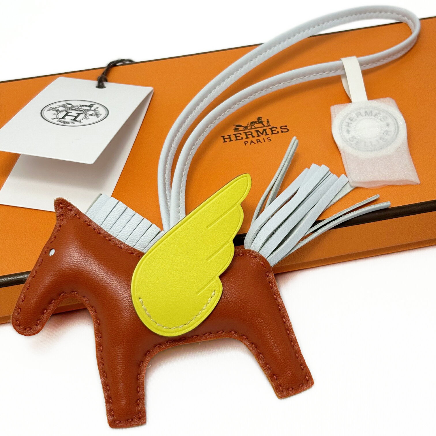 【中古】 エルメス バッグチャーム ロデオ ペガサス PM カーネリアン ブルーブリュム ライム H083010CAAQ