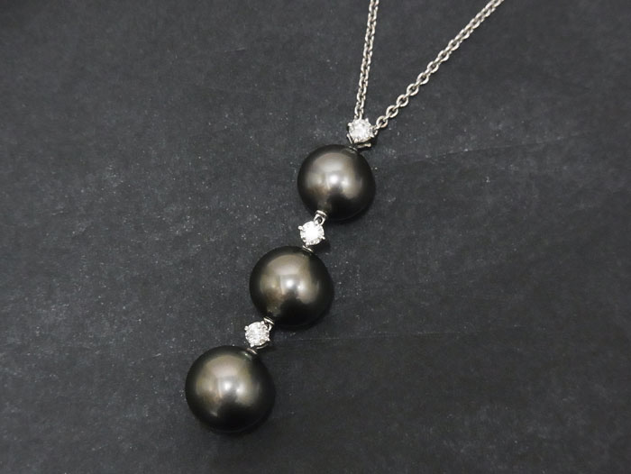 【送料・代引き手数料無料】【中古】【美品】 ミキモト MIKIMOTO ブラックパール ペンダント ネックレス ダイヤモンド K18WG ホワイトゴールドのサムネイル