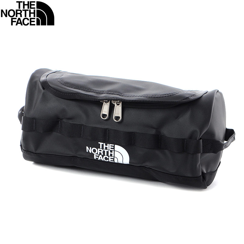 ザ ノースフェイス THE NORTH FACE トラベルバッグ ポーチ BC TRAVEL CANISTER-L NF0A52TF ブラック ■商品説明 耐久性と耐水性に優れたTPEファブリックラミネートを採用した厳しい環境下でも使用可能なトラベルバッグ。 内側には便利なフックが付いており、テント内やホテルのバスルームで吊り下げて使用することができます。 また、内蔵されたミラーは、アウトドアでの身だしなみを整える際にも便利。 ンガーフックも装備されているため、持ち運びや保管しやすく、旅行やアウトドアシーンに最適な機能性とスタイルを提供します。 シンプルながらも印象的なロゴがデザインのアクセントとなり、機能性だけでなくスタイルにもこだわる方におすすめのアイテムです！ ■商品詳細 [ブランド] THE NORTH FACE ザ ノースフェイス [アイテム] トラベルポーチ [型番] NF0A52TF [カラー] ブラック [素材] ポリエステル/ナイロン [生産国] VIETNAM [仕様] 開閉/ファスナータイプ、内側/メッシュファスナーポケット×1 メッシュオープンポケット×1 オープンポケット×1 ミラー×1 フック×1 [サイズ(cm)※慨寸] 【たて15/よこ28/マチ15】 【 THE NORTH FACE ザ・ノース・フェイス 】 1968年にカリフォルニア州で創業された世界的アウトドア・ブランドTHE NORTH FACE(ザ ノース フェイス)。トレッキング、ランニング、スキー、スノーボードなど、あらゆるシーンに適したアイテムを製造しています。 また様々なアパレルブランドともコラボし、ファッションシーンにおいても世界中に熱狂的なファンを持つことでも知られています。 社名の由来は、山岳で登山が難しい北側のことを指すノース・フェイスからきています。ザ ノースフェイス THE NORTH FACE トラベルバッグ ポーチ BC TRAVEL CANISTER-L NF0A52TF ブラック BRAND HISTORY THE NORTH FACE ザ・ノース・フェイス 1968年にカリフォルニア州で創業された世界的アウトドア・ブランドTHE NORTH FACE(ザ ノース フェイス)。トレッキング、ランニング、スキー、スノーボードなど、あらゆるシーンに適したアイテムを製造しています。 また様々なアパレルブランドともコラボし、ファッションシーンにおいても世界中に熱狂的なファンを持つことでも知られています。 社名の由来は、山岳で登山が難しい北側のことを指すノース・フェイスからきています。 ノースフェイス他アイテムはこちら >>> THE NORTH FACE MENS COLLECTION DETAIL ITEM COMMENT 耐久性と耐水性に優れたTPEファブリックラミネートを採用した厳しい環境下でも使用可能なトラベルバッグ。 内側には便利なフックが付いており、テント内やホテルのバスルームで吊り下げて使用することができます。 また、内蔵されたミラーは、アウトドアでの身だしなみを整える際にも便利。 ンガーフックも装備されているため、持ち運びや保管しやすく、旅行やアウトドアシーンに最適な機能性とスタイルを提供します。 シンプルながらも印象的なロゴがデザインのアクセントとなり、機能性だけでなくスタイルにもこだわる方におすすめのアイテムです！ ITEM INFORMATION サイズ たて15cm × よこ28cm × マチ15cm 詳細 素材ポリエステル/ナイロン 生産国VIETNAM ブランド・THE NORTH FACE ザ ノースフェイス アイテム・トラベルポーチ 型番・NF0A52TF カラー・ブラック 商品仕様・ファスナータイプ開閉・内側：メッシュファスナーポケット×1　　　　メッシュファスナーポケット×1　　　　オープンポケット×1　　　　ミラー×1　　　　フック×1 ・上記の基本サイズは全てがスタッフによる手作業での採寸となっております。商品の特性上、同じサイズの商品でも多少誤差が生じる場合がございます。 ・ご覧頂く際の環境やお使いのパソコン及び携帯電話の動作環境などにより、商品の色が実際の商品と若干異なる場合がございます。 ・掲載商品は、他店舗でも販売しておりますので、ご注文のタイミングよっては、在庫システムの都合により商品をご用意出来ない場合がございます。 　在庫管理には万全を期しておりますが、予めご了承下さい。 ・販売価格につきましては予告なく変更する場合がございます。