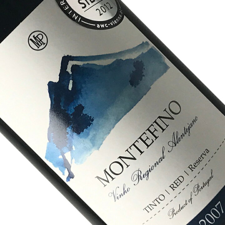 Montefino Reserva / Monte da Penha 樽熟成により力強さと複雑さが加わったキュヴェ。フレンチオークで1年間熟成し、更に飲み頃になるまで瓶内で長期熟成。正に今が飲み頃の土地の味が詰まったこだわりのワインです。 タイプ：赤ワイン 産地：ポルトガル / アレンテージョ 主要ブドウ品種：トゥーリガナショナル 煮詰めたプルーンに腐葉土、黒胡椒等の熟成感のある香り、テロワールのミネラル感がしっかりと表現されたフルボディの飲み頃赤。 タイプ：赤ワイン セパージュ：トゥーリガナショナル主体、トリンカデイラ、アリカント・ブーシェ、アラゴネス ヴィンテージ：2007 容量：750ml 熟成方法：野生酵母にて自然発酵。発酵槽はステンレスタンク。最高発酵温度28度。樽熟成により力強さと複雑さが加わったキュヴェ。フレンチオークで1年間熟成し、更に飲み頃になるまで瓶内で長期熟成。正に今が飲み頃の土地の味が詰まったこだわりのワインです。 煮詰めたプルーンに腐葉土、黒胡椒等の熟成感のある香り、テロワールのミネラル感がしっかりと表現されたフルボディの飲み頃赤。 生産者の概要 モンテ・ダ・ペーニャは1984年創業の家族経営のワイナリーです。現在のオーナーはフランシスコ氏です。醸造所はアレンテージョ地方の最北部ポルタレグレのペーニャ山にあり、優良な御影石（花崗岩）の産地として日本にも輸出されています。彼らの畑は標高640mのペーニャ山の中腹にあり、完全なる火山性土壌です。畑にはペーニャ山の風化した花崗岩がゴロゴロしており、表土は岩と砂主体です。葡萄の大部分は1983年と2000年に元々植えられていた老木の地場品種に接木されました。ここの土壌は保水性が低く痩せているため、いきなり若い樹を植えても灌漑なしでは根付かないと言われているため、根が深く伸びている老木に接ぎ木を行います。 砂にもなっていない花崗岩がごろごろしている、雑草すらも生えないような痩せた土壌 老木が残っている理由は、強い太陽に照りつけられた岩の熱でフィロキセラが極めて生息しにくい環境です。葡萄はトゥーリガナショナル種、アラゴネス種、アリカンテブーシェ種、トリンカデイラ種がメインです。アリカンテブーシェ種はステムも果汁も赤い色をしているとても珍しい葡萄で、独特なフローラルな香りが特徴です。発酵は全て天然酵母で行います。ワインは瓶内で長期熟成され、飲み頃を迎えてから出荷します。サステイナブルに取り組み、段階的に転換しているそうです。