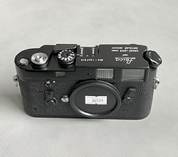 【美品】Leica/ライカ　 M4ブラックペイント 124万号 ＃36559 【光学系】経年に伴い、使用痕跡がございます。 巻き上げ、巻き戻し、セルフタイマー、フレームセレクター、底蓋開閉など、基本機能の作動は確認済みです。 【付属品】キャ...