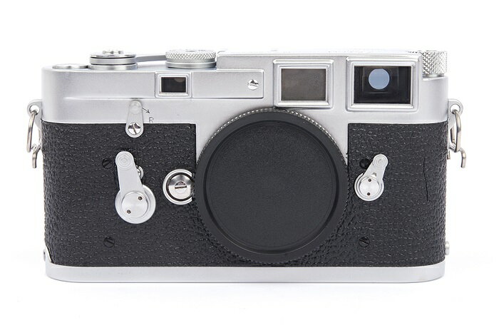 【珍品】Leica/ライカ M3 895号　ダブルストロークシルバーボディ　#jp26325 【外観】ボディにひび割れあり、若干の使用痕跡がございます。 【光学系】サビ、劣化、くもり、カビ、キズ、バルサムなどもなくクリアです。 【動作】ピン...