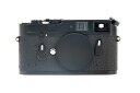 【コレクションセット商品】Leica /ライカ M4 クロムコーティングブラックボディ 138万号 #jp26961 【外観】若干の使用痕跡がございます。 【動作】シャッターは未計測ながら全速切れています。 巻き上げ、巻き戻し、セルフタイマー、フレームセレクター、底蓋開閉など、基本機能の作動は確認済みです。 【付属品】付属品は写真に写っているものが全てです。 【注意事項】■当社仕事の都合にてご連絡に1日ほどかかることがあります。 　　　　　　■画像にてご判断の上ノークレイム、ノーリターンにてお願いいたします。 　　　　　　■商品発送後の破損、その他の不備につきましては、誠意を持って対応させていただきますので、お手数ですが、お電話でご連絡ください。いきなり悪い評価は、なさらないでください。どうぞ宜しくお願い致します。 【発送詳細】■送料無料 【支払方法】■銀行振込 三井住友銀行 ゆうちょ銀行 みずほ銀行 三菱東京UFJ銀行 　　　　　　■代金引換