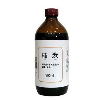 ■防虫、防腐、防水にすぐれ抗菌、防臭効果も発揮 ■柱、木製品、布の染色、木工芸品などに 使用方法 ・塗る前にサンドペーパー等で素地調整を行ってください。 ・一度に厚塗りをせず、水で薄めたものを、数回に分けて塗布、乾燥を繰り返していった方が。ムラになりにくく、色の濃淡も調整し易くなります。 ・木目にそって一定方向に塗布します。 ・塗りすぎた部分や塗りムラ等は、布を使って拭き取ります。 ・時間の経過とともに、ゆっくり発色していきます。 ・風合いも変わってきますので、充分時間を置いてから必要に応じて、重ね塗りをしてください。 ・使用した刷毛や用具は、乾燥する前に早めに水でよく洗ってください。 ●品名：柿渋 ●色名：茶褐色 ●成分：天然しぶ柿 ●用途：木用 ●正味量：100ml ●塗り面積：約0.8平方m（2回塗り） ●原産国：日本