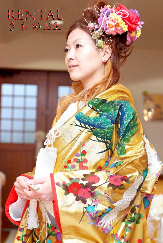 Rakuten - 105U【花嫁金色打掛一式レンタル/4泊5日/往復送料無料】《花嫁 衣装 貸衣装 打ち掛け 打掛 色打掛 新和装 打掛レンタル 色打掛レンタル 和 婚礼衣装 フルセット 打掛一式 往復送料無料 松 梅 白鶴》