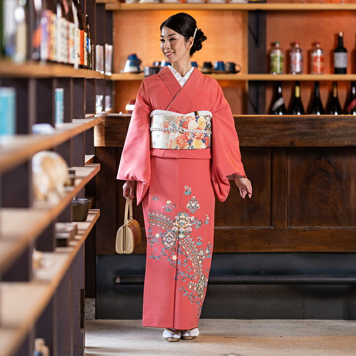 【レンタル 色留袖 フルセットレンタル】珊瑚朱色 正倉院文様・唐草文様（ITS-MI218P）留袖 レンタル 色留め袖 結婚式 列席衣装 色留袖 入学式 卒業式 母親 叔母 式典 親戚叙勲 式典 仲人 安い 人気