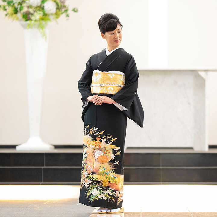 Rakuten - 【留袖 レンタル フルセット】【往復送料無料】高級正絹 留袖 レンタル 鶴 梅 菖蒲　TS-FU040　結婚式 母親 衣装 黒留袖 レンタル留袖 結婚式母親 親族 留袖 式典 叙勲 留袖 レンタル 安い オシャレ