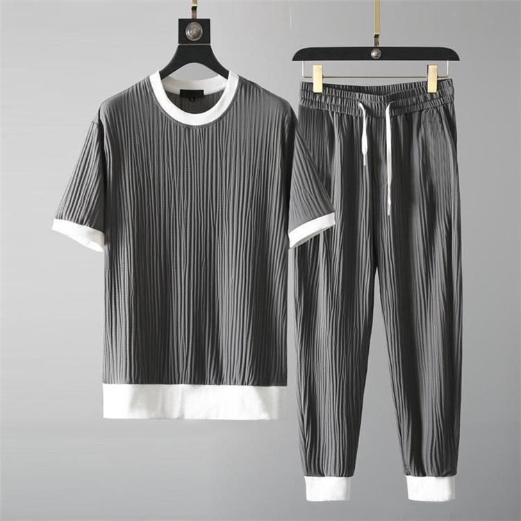 ■ 品名：メンズ上下セット（春夏用）■ 素材：ポリエステル■ カラー：全4色■ サイズ：M-4XLtreflestoreの検索ワード：メンズ　夏用　セットアップ　上下セット　2点セット　半袖　短パンツ　ランニングウェア　ジョギング　Tシャツ　トレーニングウェア　サイズ選択可　スウエット　パンツ　ジャージ　男子用　スポーツウェア　運動　ジャージ　ハーフパンツ　カジュアル　男性　吸汗 速乾 通気　ファッション　柔らかい? メーカー希望小売価格はメーカーカタログに基づいて掲載しています