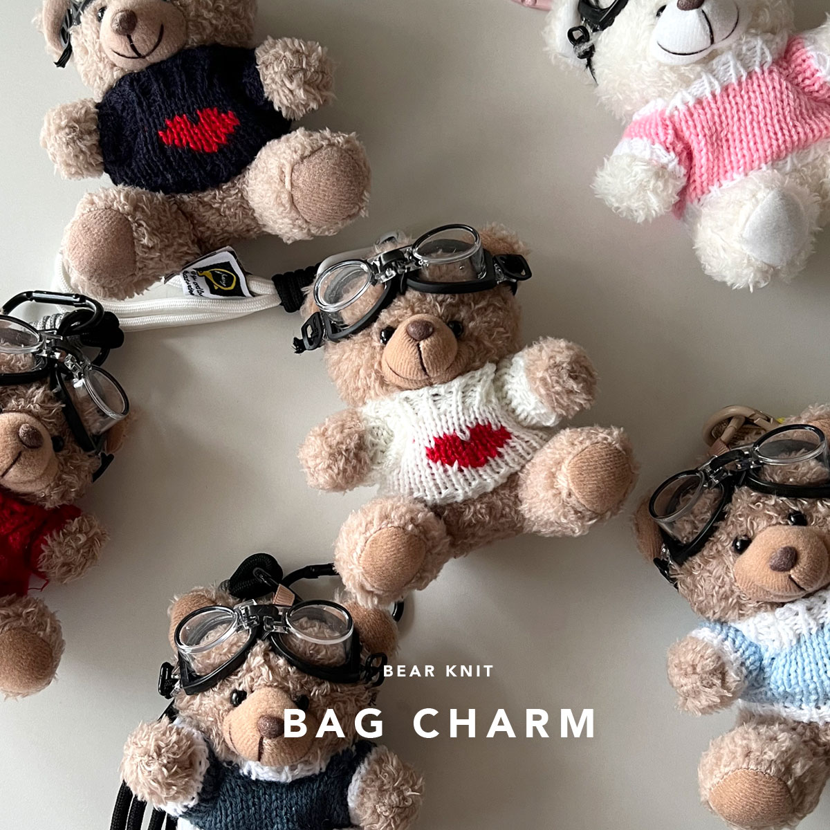 【5%オフクーポン◆最大ポイント5倍】ニットを着た ベアーチャーム アニマルチャーム バッグチャーム ぬいぐるみチャーム バッグアクセサリー ハートニット くまキーホルダー ぬい活 ゴーグル 取り外し可能のサムネイル