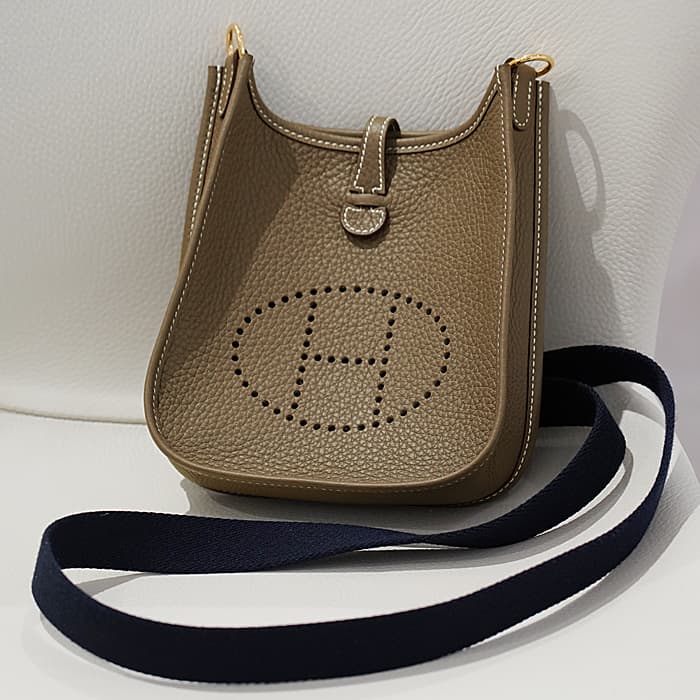 エルメス エヴリンアマゾン TPMトリヨン エトゥープ インディゴ ゴールド金具 HERMES 新品レディース ブランドバッグ 送料無料のサムネイル