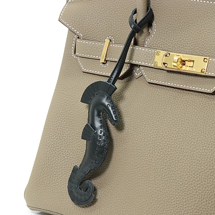 エルメス バッグチャーム イポ ノワール（ブラック） HERMES 未使用品バッグチャーム ブランド小物 送料無料のサムネイル