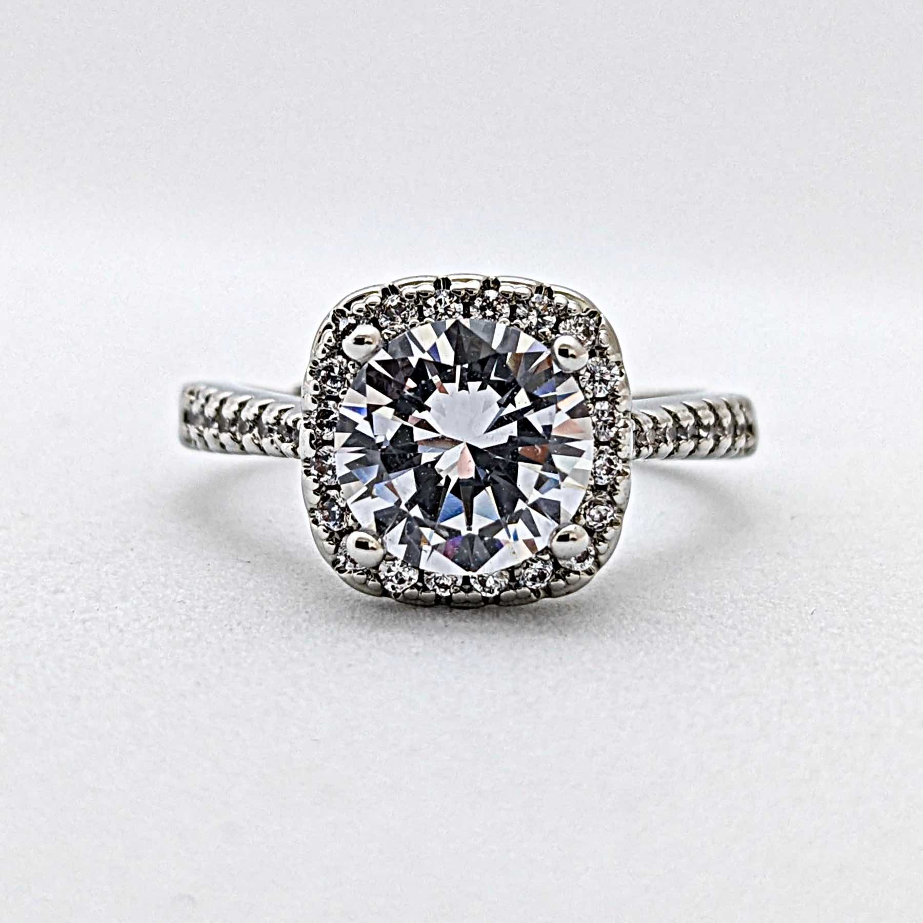 【婚約指輪】ダイヤモンド【2ct】2カラット【ティファニー風】ジュエリー【ブライダル】結婚指輪【マリッジリング】受注生産品【2カラットの輝くダイヤモンドを囲むダイヤモンドで太陽が輝くような婚約指輪】Hカラー・SI2クラス【宝石鑑定書付き】