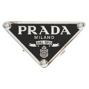 PRADA(プラダ)Symbole Earrings トライアングルロゴ ブラック シンボル イヤリング シルバー ブランド PRADA 品名 Symbole Earrings トライアングルロゴ ブラック シンボル イヤリング シルバー 表記サイズ ‐ サイズガイドはコチラ 実寸 縦幅：30.7ミリ 横幅：17.9ミリ 重さ：7.1グラム 素材表記 シルバー925/原産国：イタリア製 カラー シルバー 商品状態 若干の使用感有り 全体的にキズ有り 付属品：写真に写っているものがすべてになります。 備考：- 商品番号 9023K160090※お問い合わせの際は、こちらの商品番号をお伝えいただくとスムーズです。 注意事項 ※掲載商品は実店舗等で同時販売しており、欠品になる場合がございます。 恐れ入りますがその際はキャンセルとなりますため、予めご了承くださいませ。 ※原則、お客様都合でのキャンセル・返品はお受けできません。 ≪返品について詳しくはこちらをご覧くださいませ。≫ ご利用の際はショッピングガイドを必ずご一読の上、ご購入へお進みくださいませ。 状態ランク A N 新品〜未使用品 新品未開封品になります。 S 新品同様品または試着程度の使用感があります。 A 使用感の少ない比較的状態の良い中古品になります。 B 着用感があり若干の汚れ・ダメージが見受けられる中古品になります。 C 汚れ・ダメージが多数見受けられ難がある中古品になります。 【取扱店舗】 BRING オンラインショップ TEL: 03-6455-0967 このブランドの他の商品を見る