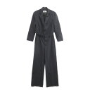 MM6 Maison Margiela(エムエムシックスメゾンマルジェラ)21SS Pinstripe Suit Jumpsuit S52FP0059 ピンストライプ セットアップ ジャンプスーツ ジャケット/パンツ ネイビー ブランド MM6 Maison Margiela 品名 21SS Pinstripe Suit Jumpsuit S52FP0059 ピンストライプ セットアップ ジャンプスーツ ジャケット/パンツ ネイビー 表記サイズ 38 サイズガイドはコチラ 実寸 総丈：160センチ 身幅：48センチ 肩幅：44.5センチ 袖丈：56センチ ウエスト：35センチ ワタリ：26.5センチ 股上：30.5センチ 股下：79センチ 裾幅：27.5センチ 素材表記 画像参照/原産国：イタリア製 カラー ネイビー 商品状態 若干の使用感有り 付属品：写真に写っているものがすべてになります。 備考：- 商品番号 3023K220008※お問い合わせの際は、こちらの商品番号をお伝えいただくとスムーズです。 注意事項 ※掲載商品は実店舗等で同時販売しており、欠品になる場合がございます。 恐れ入りますがその際はキャンセルとなりますため、予めご了承くださいませ。 ※原則、お客様都合でのキャンセル・返品はお受けできません。 ≪返品について詳しくはこちらをご覧くださいませ。≫ ご利用の際はショッピングガイドを必ずご一読の上、ご購入へお進みくださいませ。 状態ランク A N 新品〜未使用品 新品未開封品になります。 S 新品同様品または試着程度の使用感があります。 A 使用感の少ない比較的状態の良い中古品になります。 B 着用感があり若干の汚れ・ダメージが見受けられる中古品になります。 C 汚れ・ダメージが多数見受けられ難がある中古品になります。 【取扱店舗】 BRING 名古屋店 TEL: 052-212-7272 このブランドの他の商品を見る