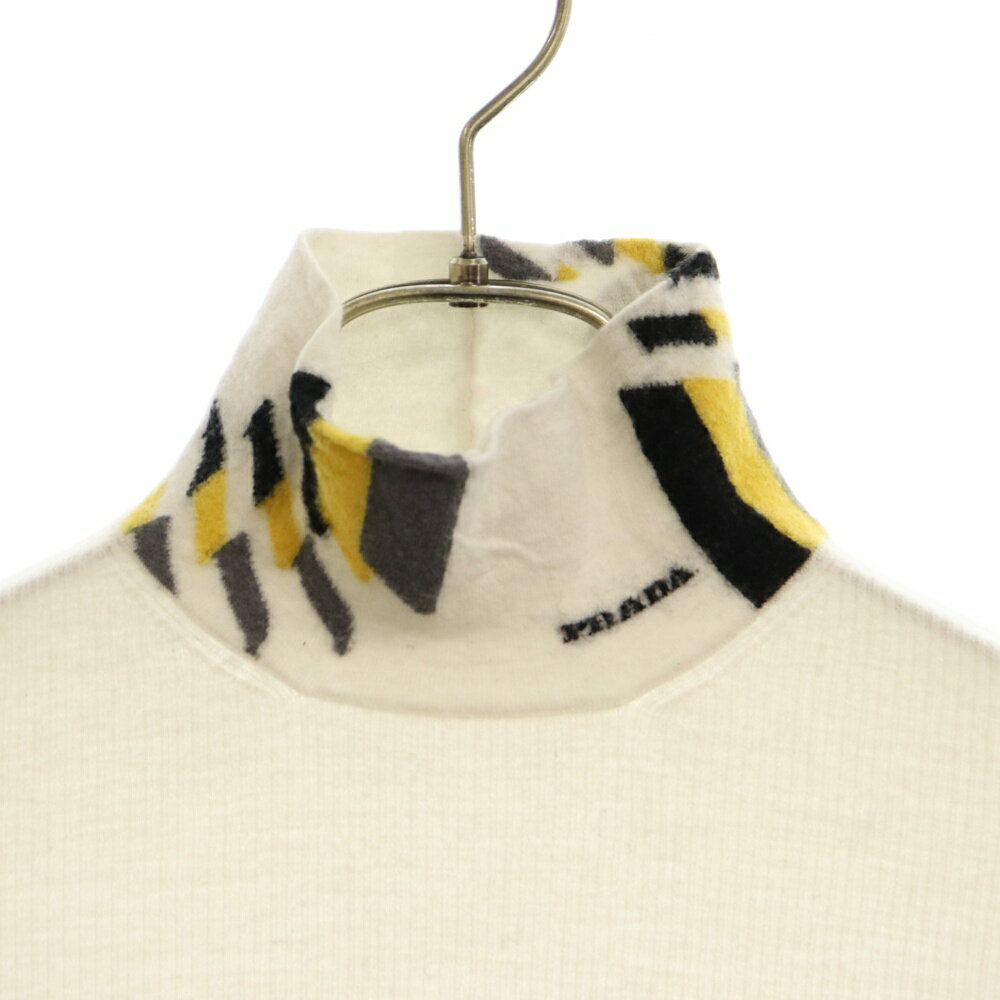 PRADA(プラダ) サイズ:54 ジャガードロゴタートルネックニットセーター ナチュラル/イエロー UMR530【中古】【程度A】【カラーホワイト】【取扱店舗BRING心斎橋店】