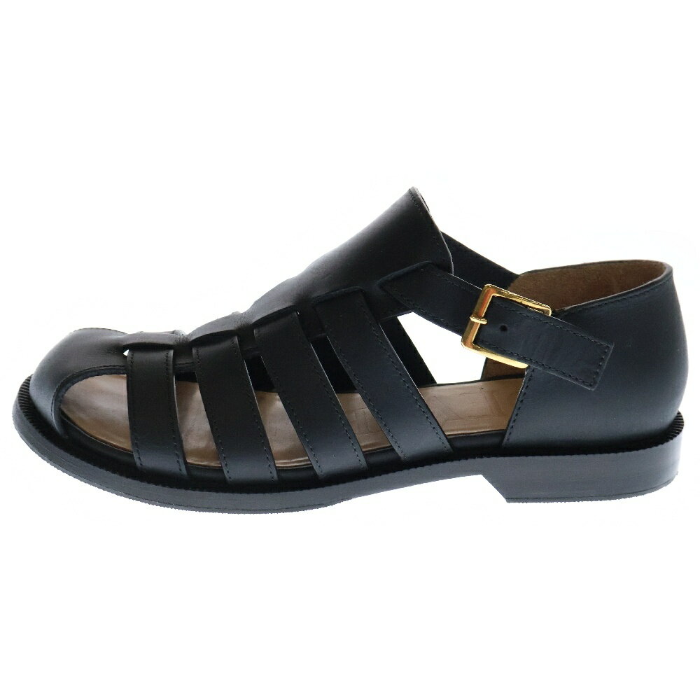 LOEWE(ロエベ)CAMPO SANDAL レザー カンポ グルカサンダル ブラック L814465X77 ブランド LOEWE 品名 CAMPO SANDAL レザー カンポ グルカサンダル ブラック L814465X77 表記サイズ 36 1/2 サイズガイドはコチラ 実寸 アウトソール：26.5センチ ワイズ：10センチ ヒール：2センチ 素材表記 表記無し/原産国：表記無し カラー ブラック 商品状態 使用感有り 全体的に若干の汚れ/若干の履きジワ有り 両足アウトソールに擦り減り/汚れ有り 付属品：写真に写っているものがすべてになります。 備考：- ※撮影されていないダメージがある場合もございます。画像をご用意いたしますので、お気軽にご相談くださいませ。 ※商品本体の状態についての掲載となります。付属品の品質や状態は掲載には含まない場合がございますので、ご不明点がございましたらお問合せくださいませ。 商品番号 9225E210012※お問い合わせの際は、こちらの商品番号をお伝えいただくとスムーズです。 注意事項 ※掲載商品は実店舗等で同時販売しており、欠品になる場合がございます。 恐れ入りますがその際はキャンセルとなりますため、予めご了承くださいませ。 ※原則、お客様都合でのキャンセル・返品はお受けできません。 ≪返品について詳しくはこちらをご覧くださいませ。≫ ご利用の際はショッピングガイドを必ずご一読の上、ご購入へお進みくださいませ。 状態ランク B N 新品～未使用品 新品未開封品になります。 S 新品同様品または試着程度の使用感があります。 A 使用感の少ない比較的状態の良い中古品になります。 B 着用感があり若干の汚れ・ダメージが見受けられる中古品になります。 C 汚れ・ダメージが多数見受けられ難がある中古品になります。 【取扱店舗】 BRING 京都河原町店 TEL: 075-555-3354 このブランドの他の商品を見る