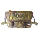 CHANEL(シャネル) エンブロイダリー メッセンジャーバッグ 20番台 グラフィティ カーキ ココマーク A92790【中古】【程度B】【カラーグリーン】【...