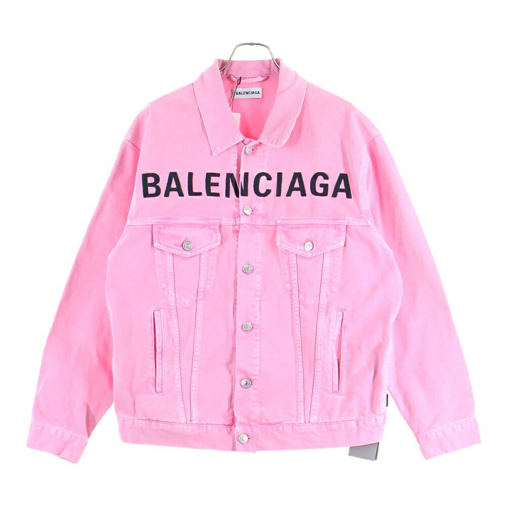 BALENCIAGA(バレンシアガ)19AW フロント刺繍ロゴ デニムジャケット ピンク 594386 TEW37 ブランド BALENCIAGA 品名 19AW フロント刺繍ロゴ デニムジャケット ピンク 594386 TEW37 表記サイズ 34 サイズガイドはコチラ 実寸 平置き採寸 着丈：62センチ 身幅：61センチ 肩幅：52センチ 袖丈：61センチ 素材表記 画像参照/原産国：イタリア製 カラー ピンク 商品状態 未使用に近い 付属品：写真に写っているものがすべてになります。 備考：- ※撮影されていないダメージがある場合もございます。画像をご用意いたしますので、お気軽にご相談くださいませ。 ※商品本体の状態についての掲載となります。付属品の品質や状態は掲載には含まない場合がございますので、ご不明点がございましたらお問合せくださいませ。 商品番号 2925K190015※お問い合わせの際は、こちらの商品番号をお伝えいただくとスムーズです。 注意事項 ※掲載商品は実店舗等で同時販売しており、欠品になる場合がございます。 恐れ入りますがその際はキャンセルとなりますため、予めご了承くださいませ。 ※原則、お客様都合でのキャンセル・返品はお受けできません。 ≪返品について詳しくはこちらをご覧くださいませ。≫ ご利用の際はショッピングガイドを必ずご一読の上、ご購入へお進みくださいませ。 状態ランク S N 新古品：未使用または未開封品 S 新古品：タグ付きや未使用に近いUSED品 A 中古品：使用感の少ない商品 B 中古品：使用感がある商品 C 中古品：ダメージ・汚れが目立つ商品 【取扱店舗】 BRING 新宿店 TEL: 03-5341-4510 このブランドの他の商品を見る