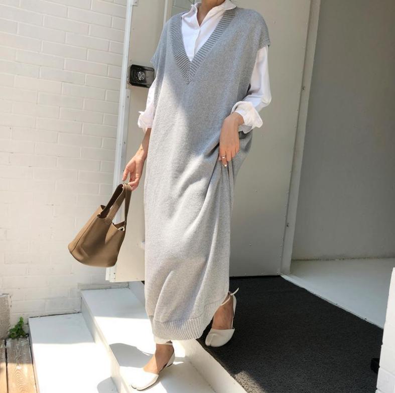 ニットロングベスト レディース Vネック ワンピース ロング丈 トップス シンプル Vネックニット ノースリーブ セーター ジャンパースカート ニット ニットワンピース ジャンスカ 新作 秋 冬 S M L グレー ブラックのサムネイル