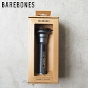 ▲その他の『BAREBONES LIVING / ベアボーンズ リビング』のアイテム一覧を見るブランド BAREBONES LIVING ベアボーンズ リビング 商品名 VINTAGE FLASHLIGHT LED 製品説明 クラシックな見た目ですが、最新の充電式のハンドライトです。充電式のバッテリーを採用し、USB-Cで充電形式となっております。ヘッド部分の伸ばすことでフォーカス調整も可能です。 ブランド説明 Barebones Living（ベアボーンズリビング）はGOAL-ZEROの創設者Robert Workman氏が身近なアウトドアライフスタイルをコンセプトに本当に自身が使いたい風合いがあり、こだわりを持った商品を展開しているブランドです。 また、GOAL-ZERO時代から続く、人道支援を根底に持ち、アメリカの農家の方への指導、支援、ネパールの震災時へのテントの提供、地元では休耕作を利用した農業、食の指導などを積極的に行っています。 仕様 ■サイズ/約H6.4×W17cm ■付属品/2200mAHリチウムイオン電池(内蔵)、充電用USBケーブル（タイプC） ■充電性能/(入力電圧-電流)5V-最大2A以下 ■使用電球/3w LEDバルブ ■明るさ/13〜150ルーメン ■連続点灯時間/Lowパワー:24時間、Hiパワー:2.5時間 ■材質/スチール、プラスチック、ゴム ■重量/272g 充電式バッテリー / フォーカス調整可能 / 150ルーメンの明るさ / Lowパワーで約24時間連続点灯 / USB-C採用 商品について クラシックなデザインの商品となります。金属部分などのかすれや色落ちや小さなキズなど若干の個体差がある場合があります。ご了承の上お買い求めください。