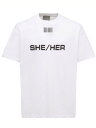 SALE！ユニセックス 2022春夏 VETEMENTS の新ライン !『VTMNTS（ブイティーエムエヌティーエス)』 SHE/HER ロゴTシャツ一枚でしっかり決まる！ジェンダーレスなオーバーフィットTシャツ★12TR620W-WT