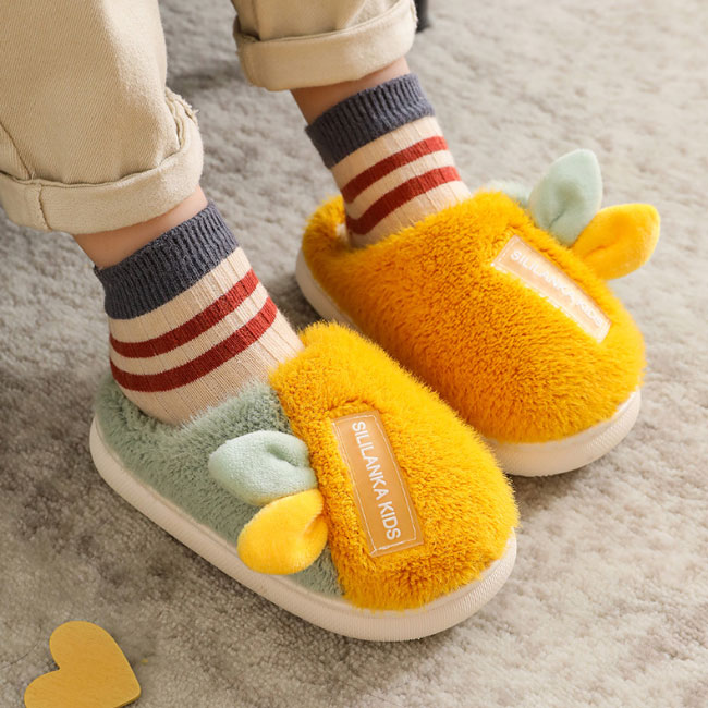 乐天商城 - ボアスリッパ 子供 モコモコ ルームシューズ 耳付き 冬 キッズ ムートンスリッパ 暖かい バイカラー おしゃれ 女児 冬スリッパ 裏起毛 厚手 男児 キッズスリッパ ムートン 室内履き