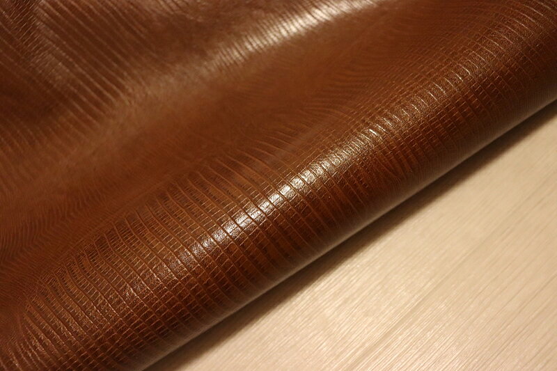 チョコブラウン 234ds クロム革 牛革 国産 レザー リザード型押し はぎれ 一枚革 レザークラフト 革 皮 本革 diy 生地 材料