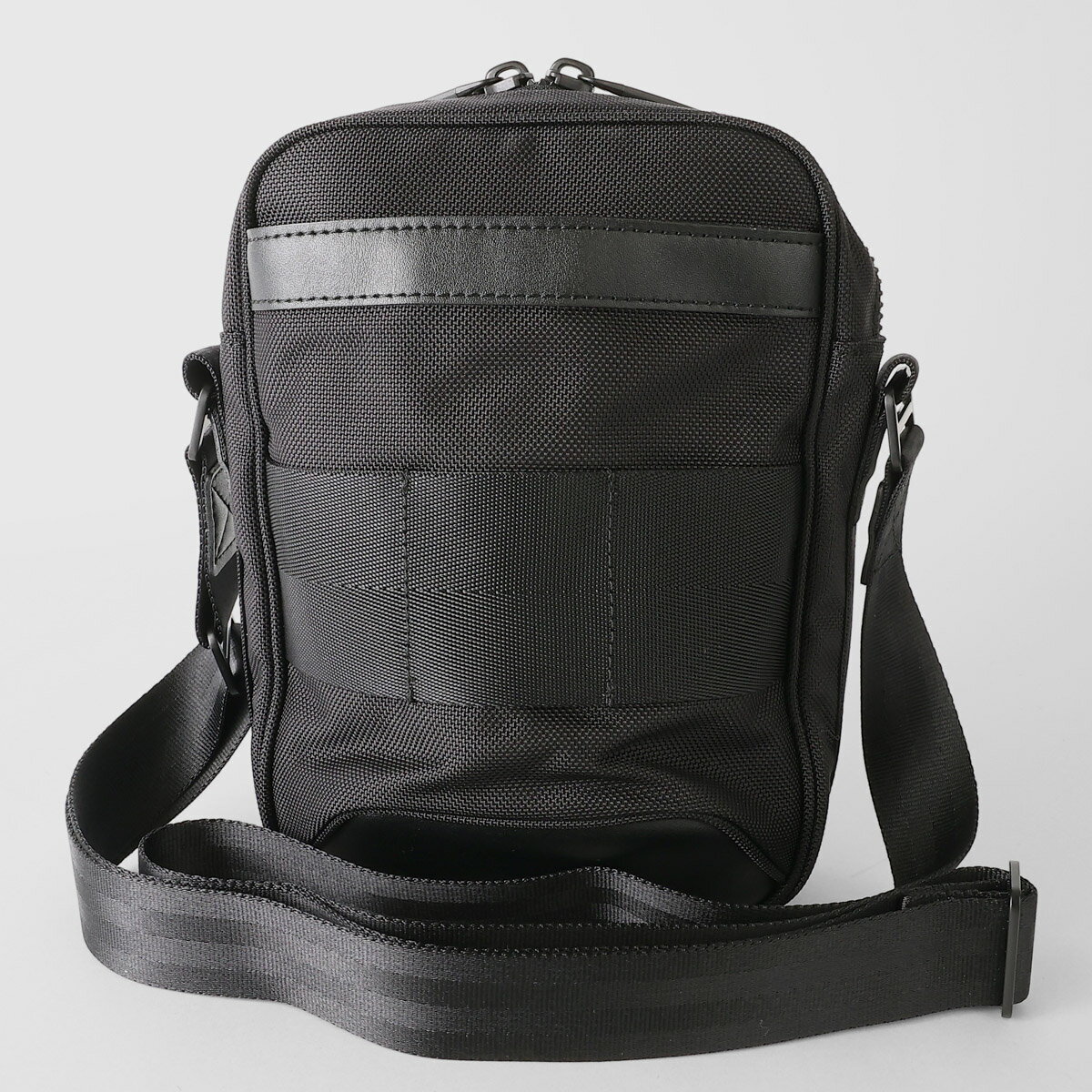 ブリーフィング ショルダーバッグ BRIEFING ブラックライン BRA233L55 メンズ ブラック 黒【1万円で1,000円OFF★最大5,000円OFFクーポン配布中】