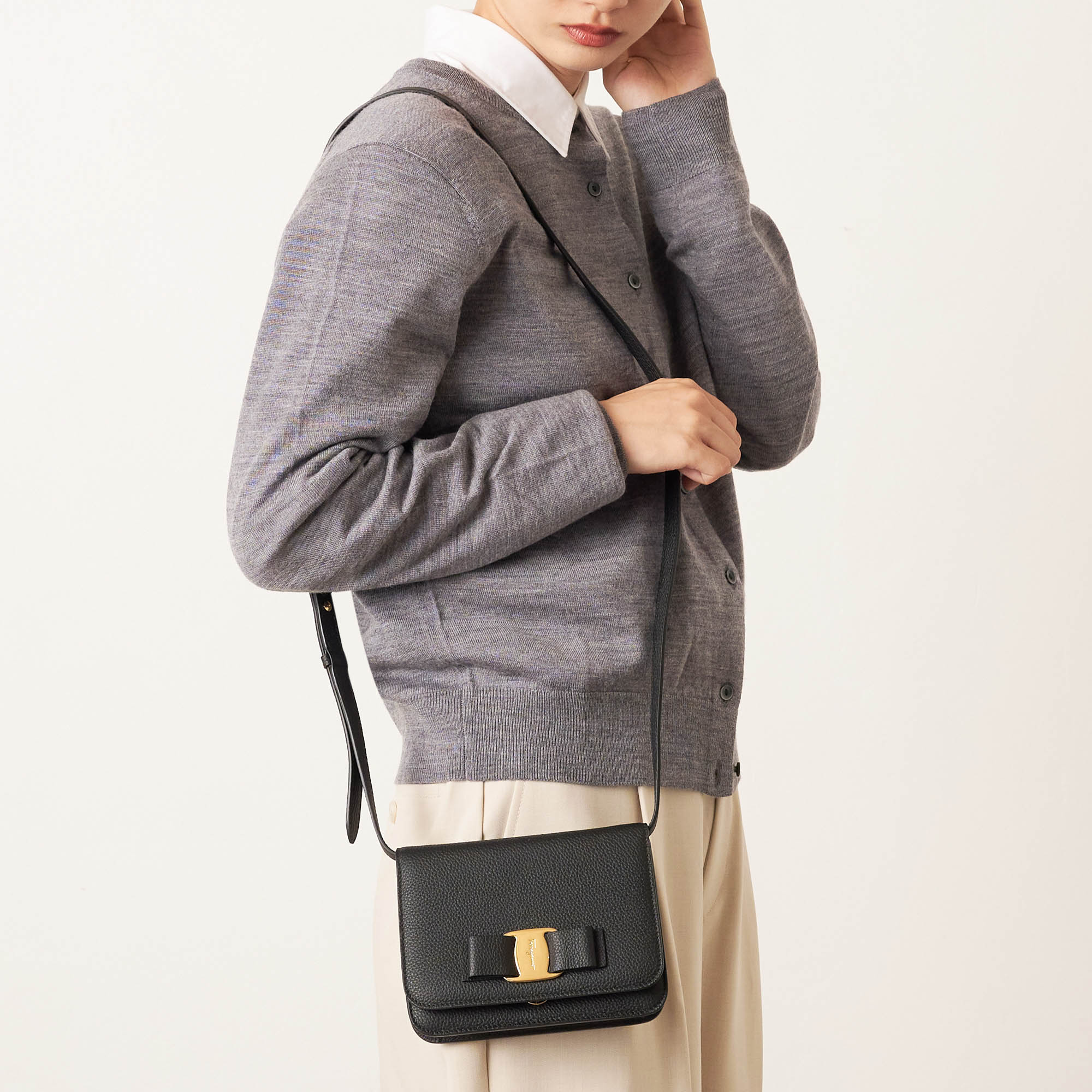 フェラガモ ショルダーバッグ FERRAGAMO ヴァラ 218374 772252 レディース ブラック 黒【10,000円OFF★決算クーポン】