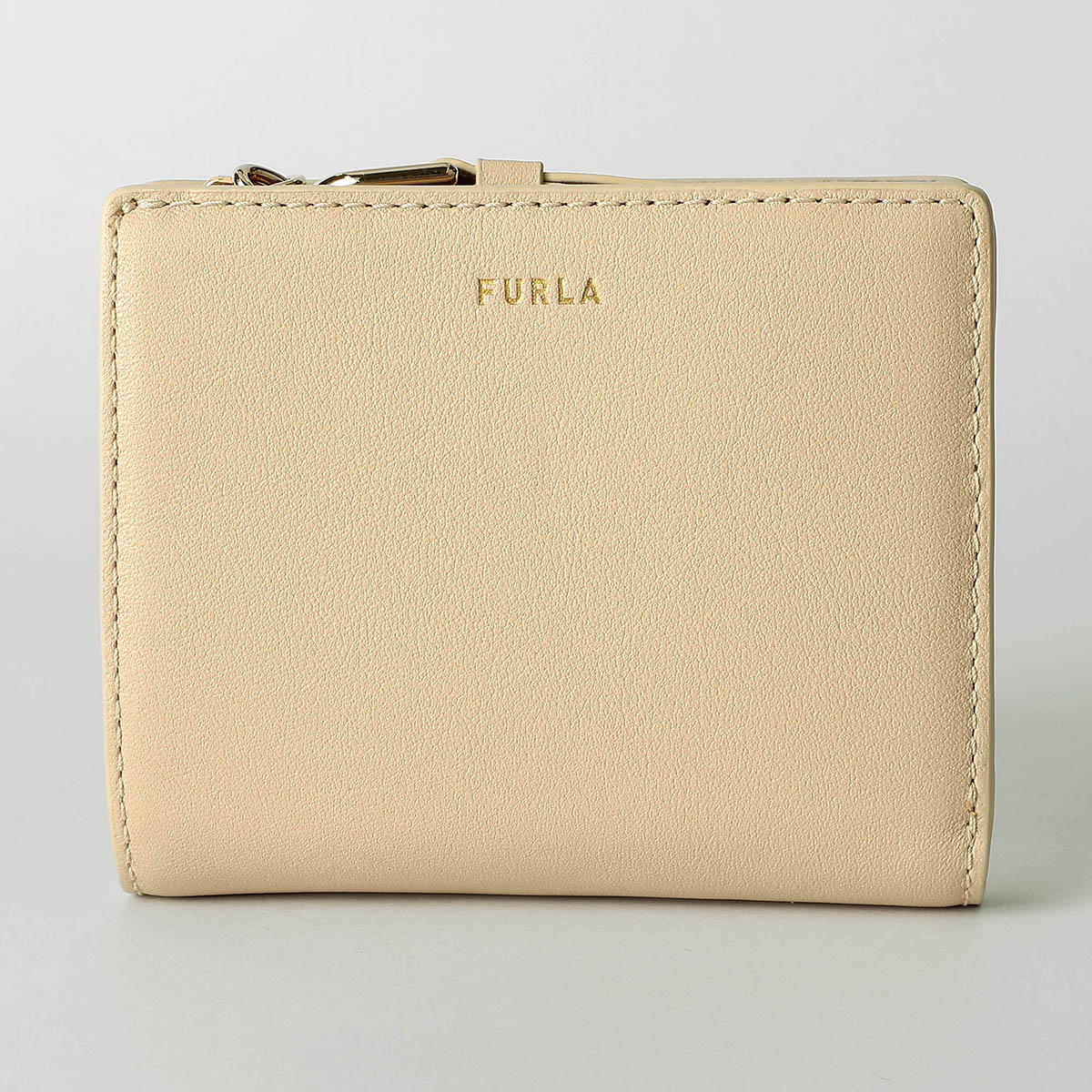 新品 FURLA 白色二つ折り財布 楽天市場】フルラ 財布 二つ折り 白の通販