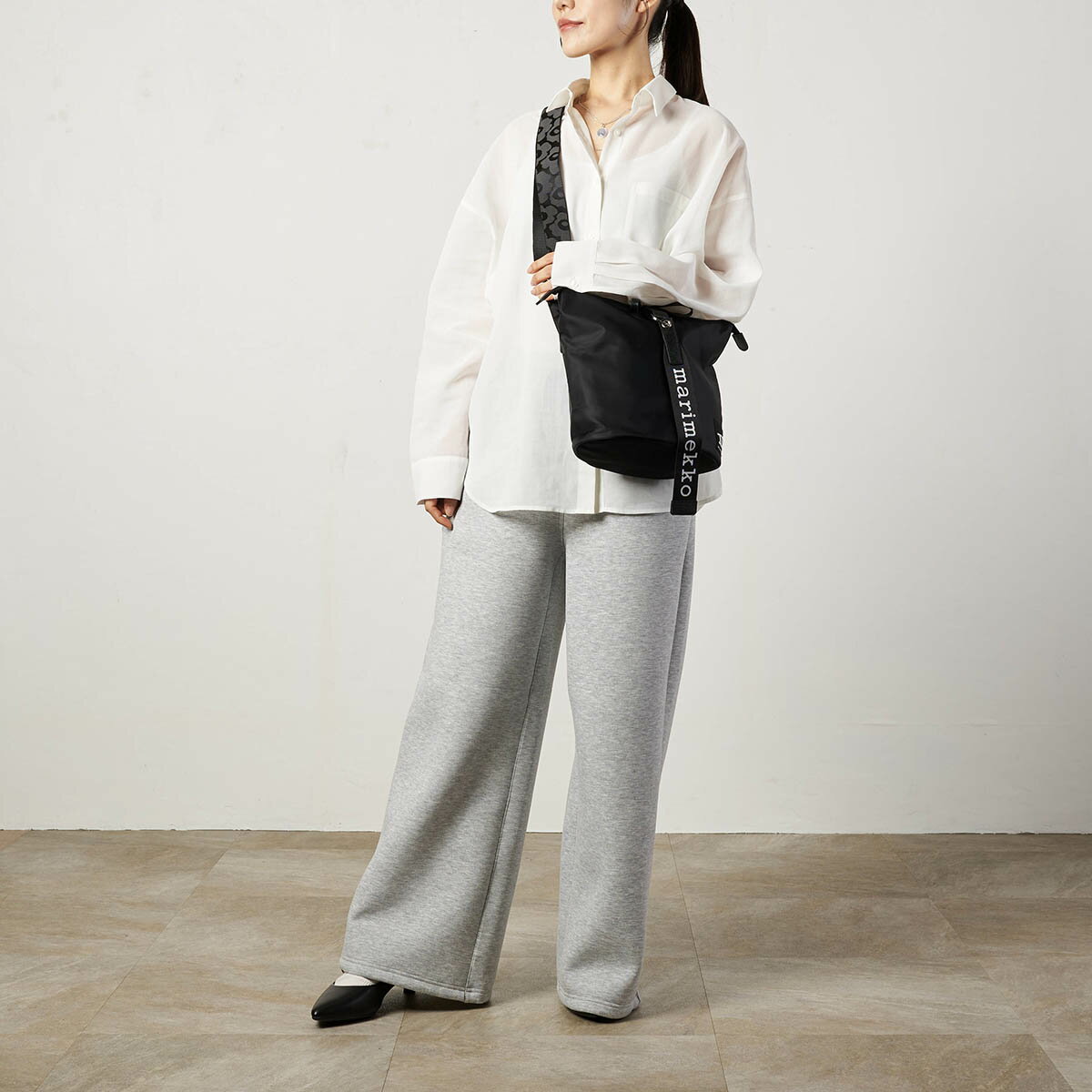 マリメッコ ショルダーバッグ Marimekko ソリッド Carry All Solid 091923 009 レ...