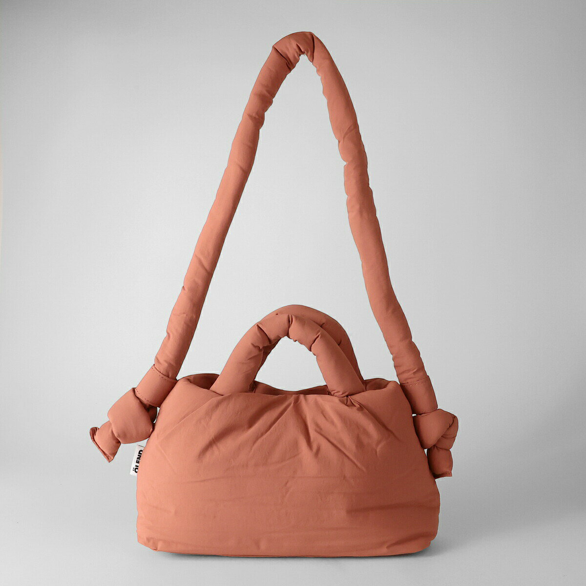 オレンド ショルダーバッグ OLEND ミニオナ ソフトバッグ MINIONA SOFT BAG SOFT PEACH ユニセックス スモーキーピンク