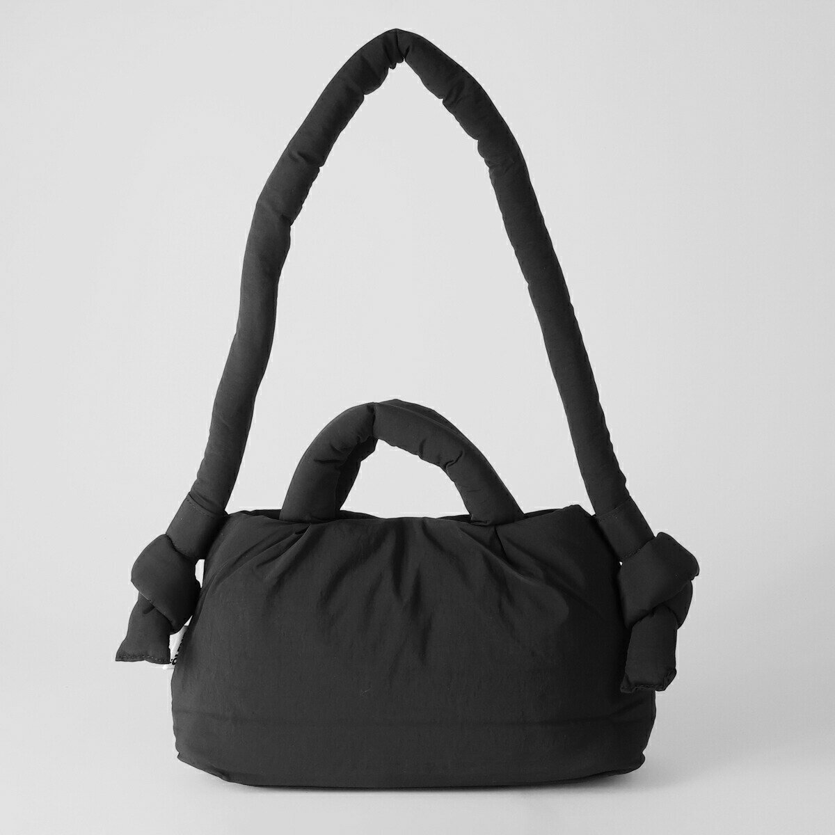 オレンド ショルダーバッグ OLEND ミニオナ ソフトバッグ MINIONA SOFT BAG BLACK ユニセックス ブラック 黒