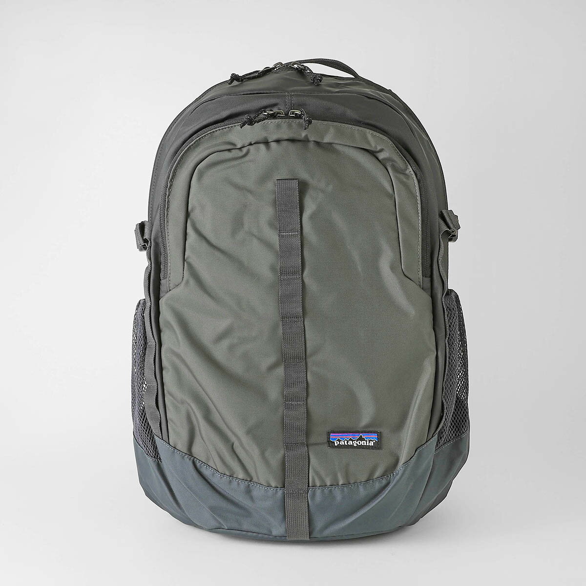 パタゴニア リュックサック PATAGONIA レフュジオ・デイパック 47914 SMOLDER BLUE ユニセックス グレー ネイビー 紺【P5倍★3/25限定！さらに1万円で1,000円OFF★最大5,000円OFFクーポン配布中】