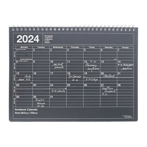 商品名MARK'S マークス ノートブックカレンダー M 2024年 1月始まり ブラック説明カレンダー感覚で使えるノートブックカレンダー。カレンダー感覚で使える見やすさと、見開きで書き込めるノートのような使いやすさが魅力。折り返すことが可能なWリング綴じで、使いやすいアイテム。スリムで軽く、鞄にもすっきりと収まり、持ち運びもしやすいコンパクトサイズです。シーンを問わずに愛用できるシンプルなデザインで、プライベート用としてもお仕事用としても活躍してくれる、学生から社会人まで、幅広いユーザーにおすすめのアイテムです。【仕様】カバー付きサイズ:約H192xW262xD10mmページ数:13ページ仕様:Wリング綴じ1月始まり・月曜始まり年間プランページ+カレンダー12枚(裏面メモ)品番24WDR-NB1-BKこの商品について 必ずご確認ください配送についてメール便での配送になります。→ご利用の際は必ずお読みください 最低購入価格について 当店では、最低購入金額を800円（税込）以上としています。 →詳細はこちら返品→返品・交換・キャンセルについて※メール便は、日時指定、代金引換、ギフトラッピング・熨斗サービスに対応しておりません。