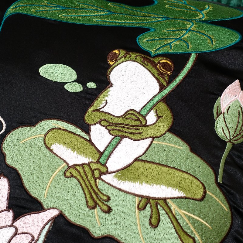 花旅楽団 はなたびがくだんスクリプト 蓮と蛙刺繍クッション ESC-002 50cm*50cm 和柄 ギフト プレゼント 3