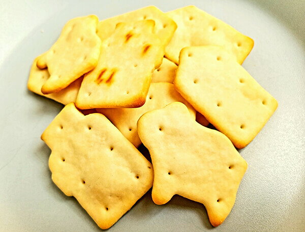 【マラソン限定！ポイント2倍！】ノースカラーズ 純国産 北海道クラッカー チーズ味 90g 4個セット 膨張剤・調味料不使用 北海道産小麦とチーズの自然派サクサクおやつ